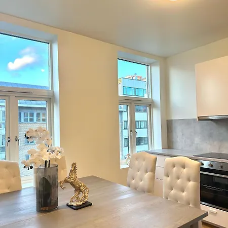 Central Apartment With Billiardtable